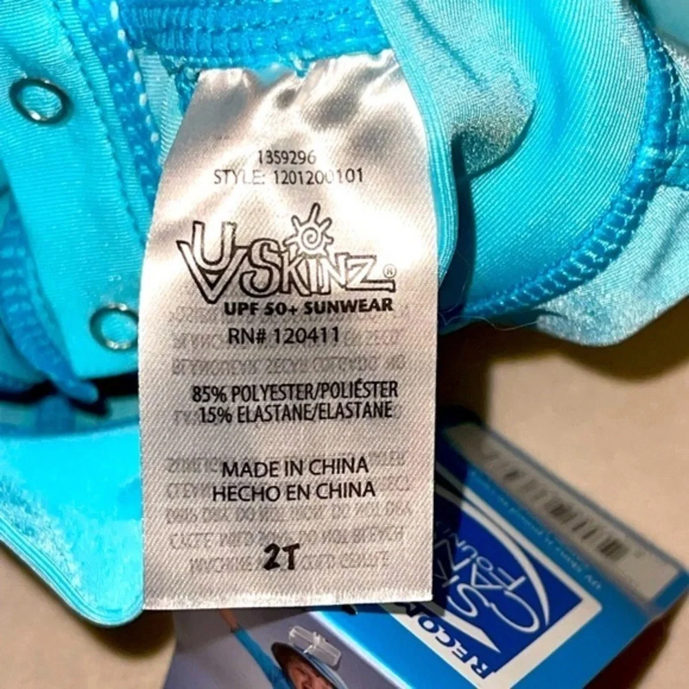 NWT UV Skinz Rash Guard‎